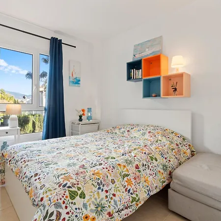 Sea View Flat Close To The Estepona