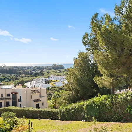 Sea View Flat Close To The Estepona