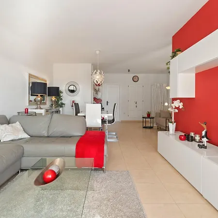 Sea View Flat Close To The Apartment *