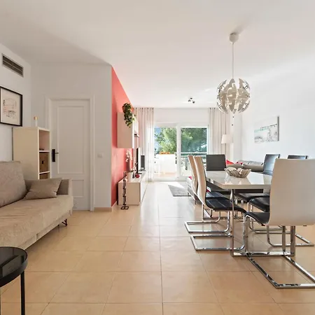 Sea View Flat Close To The Estepona